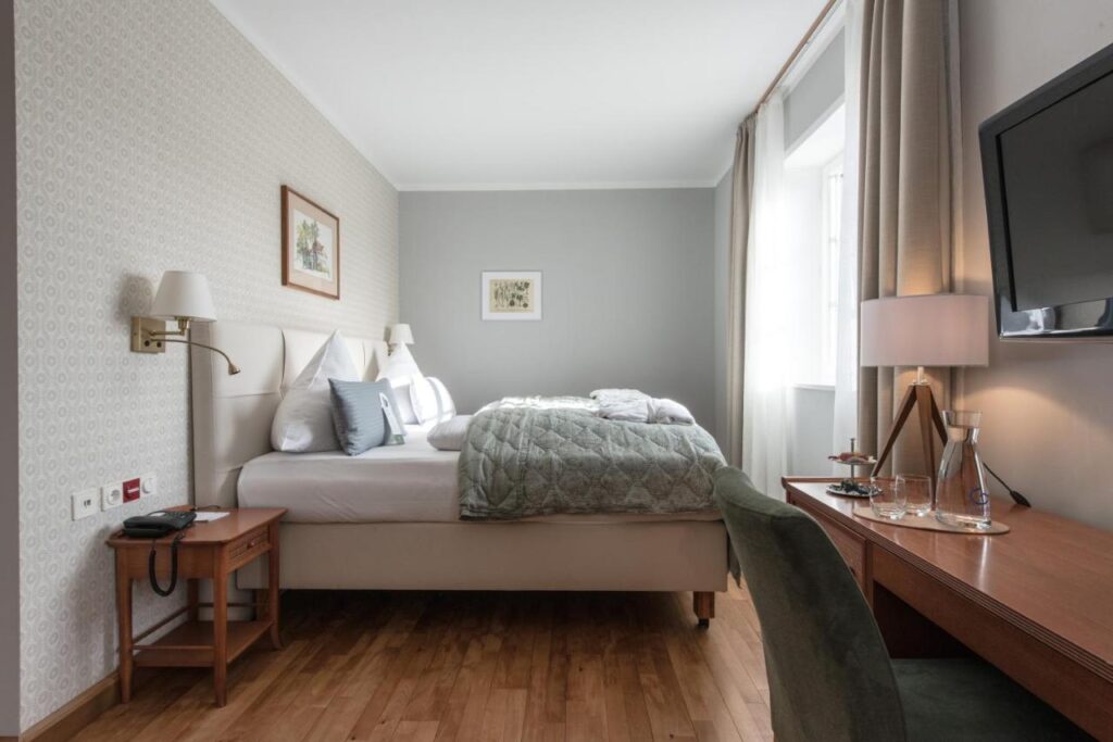 BmS Boxspringbett in Hotelzimmer